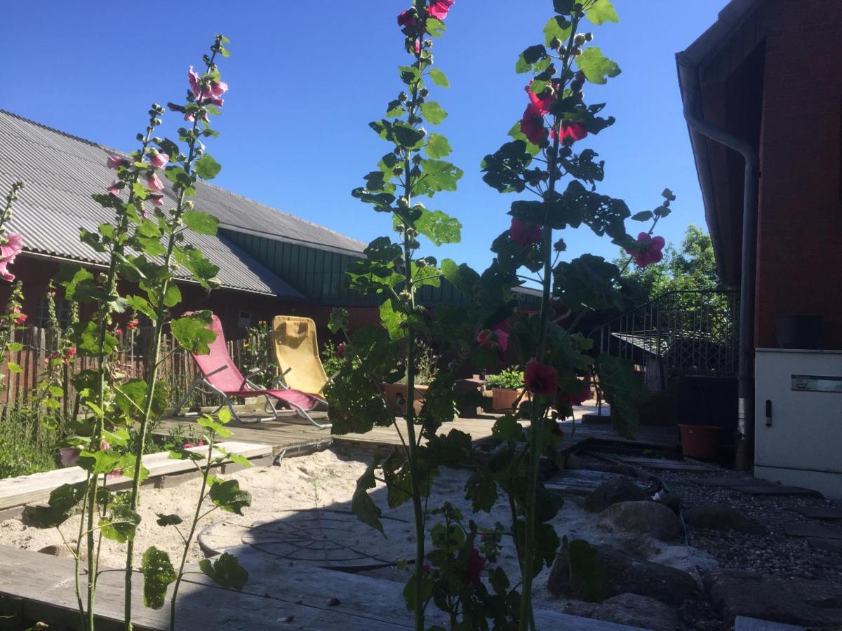 Peanuts Hostel & Meer Surendorf Екстер'єр фото